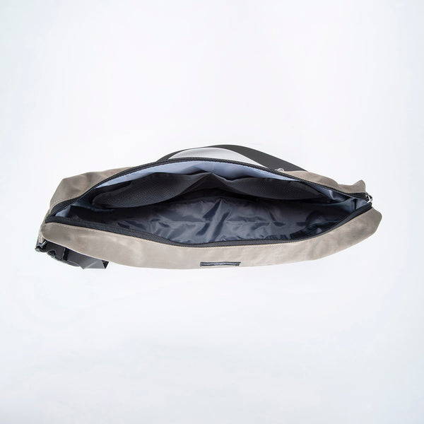 [SOLEIL] スリークショルダーバッグ