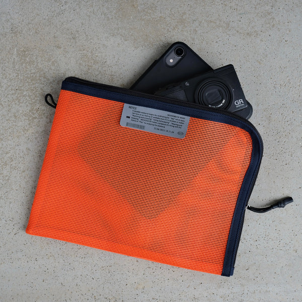 [WEEKENDER] PVC MESH FLAT CASE