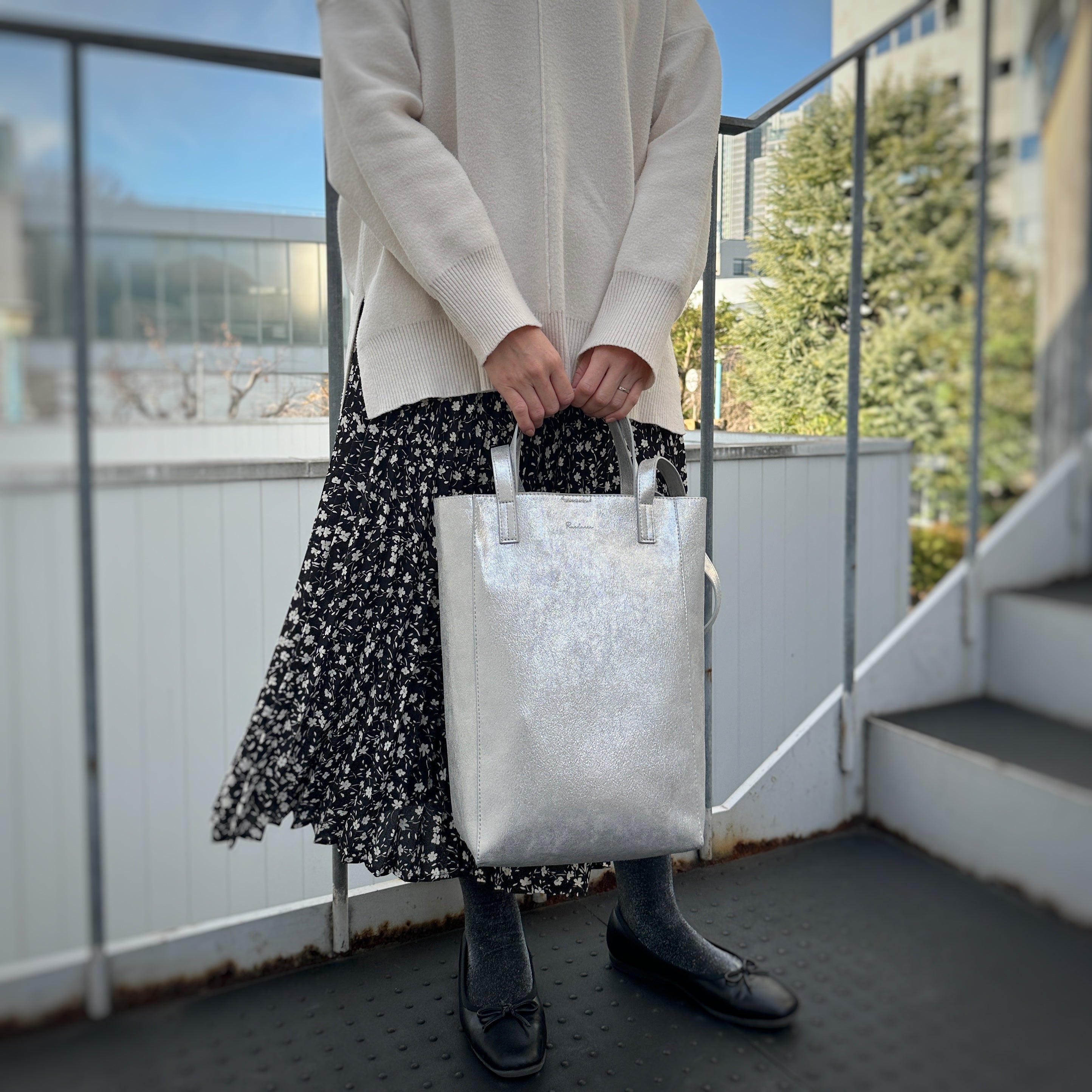 Finissage] ダブルハンドルグリッタートート – HEMING'S official