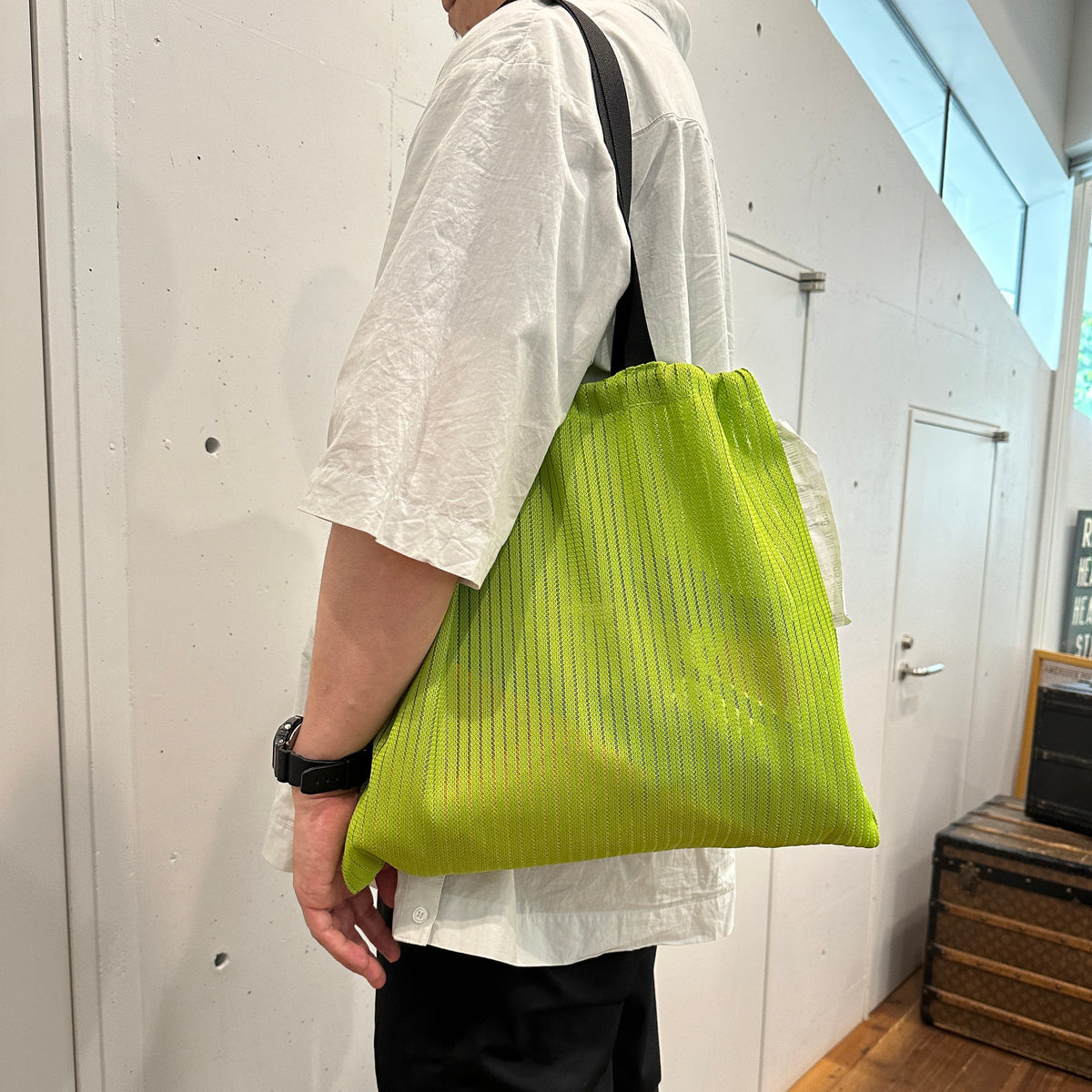 [WEEKENDER] RETRO STRIPE MESH TOTE BAG